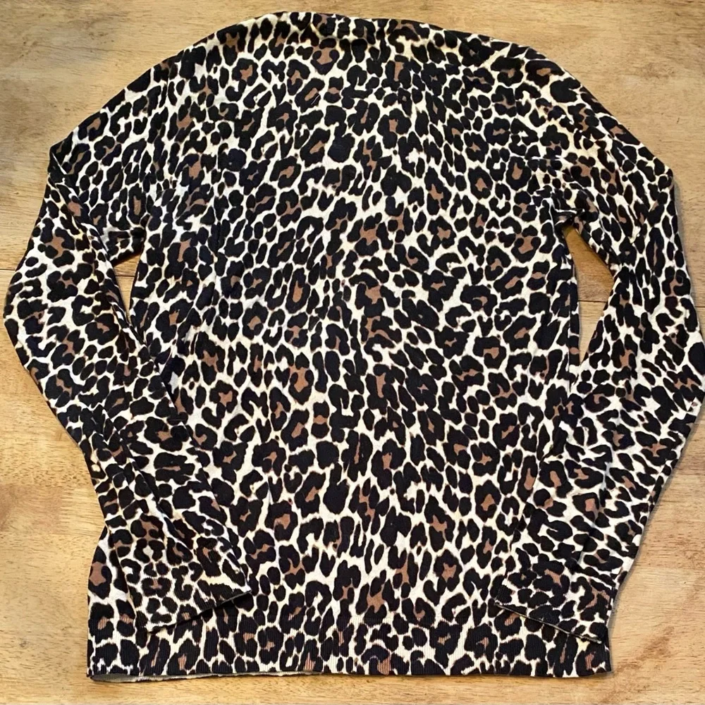 J Crew‎ Women’s Size Medium 100% Cotton Leopard Teddie Sweater